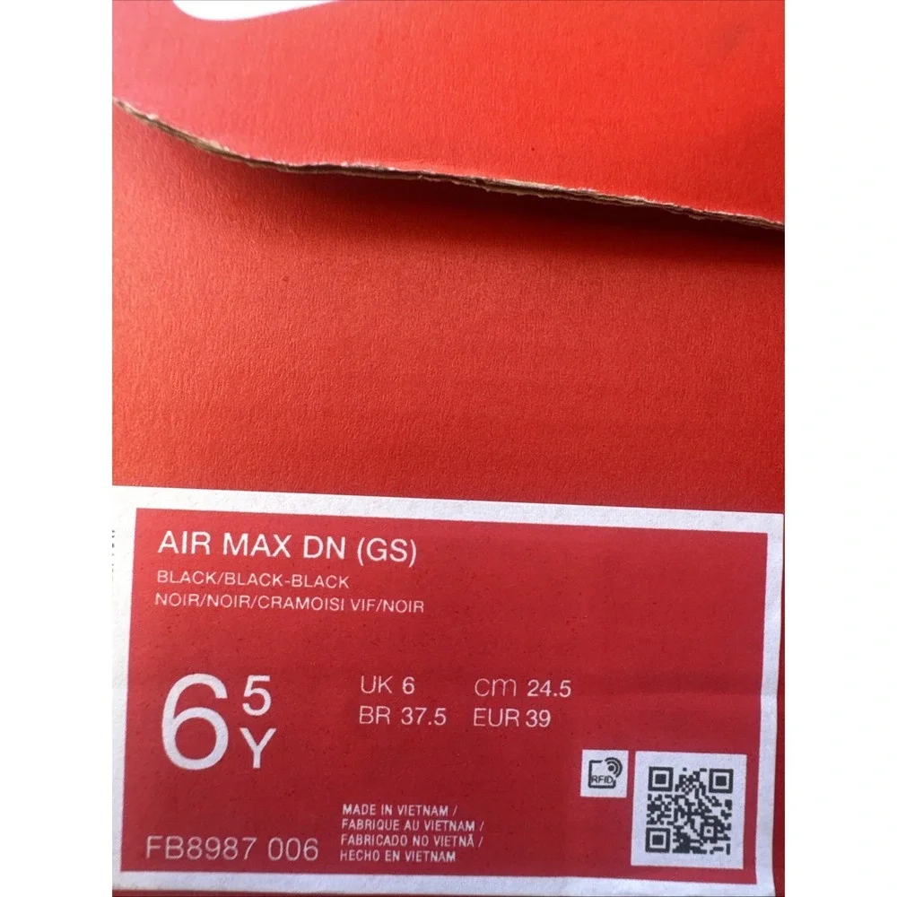 Nike Air Max DN GS Sneakers Size 6.5 Youth Black/Black/Red FB8987-006